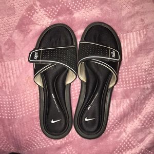 nike sandals